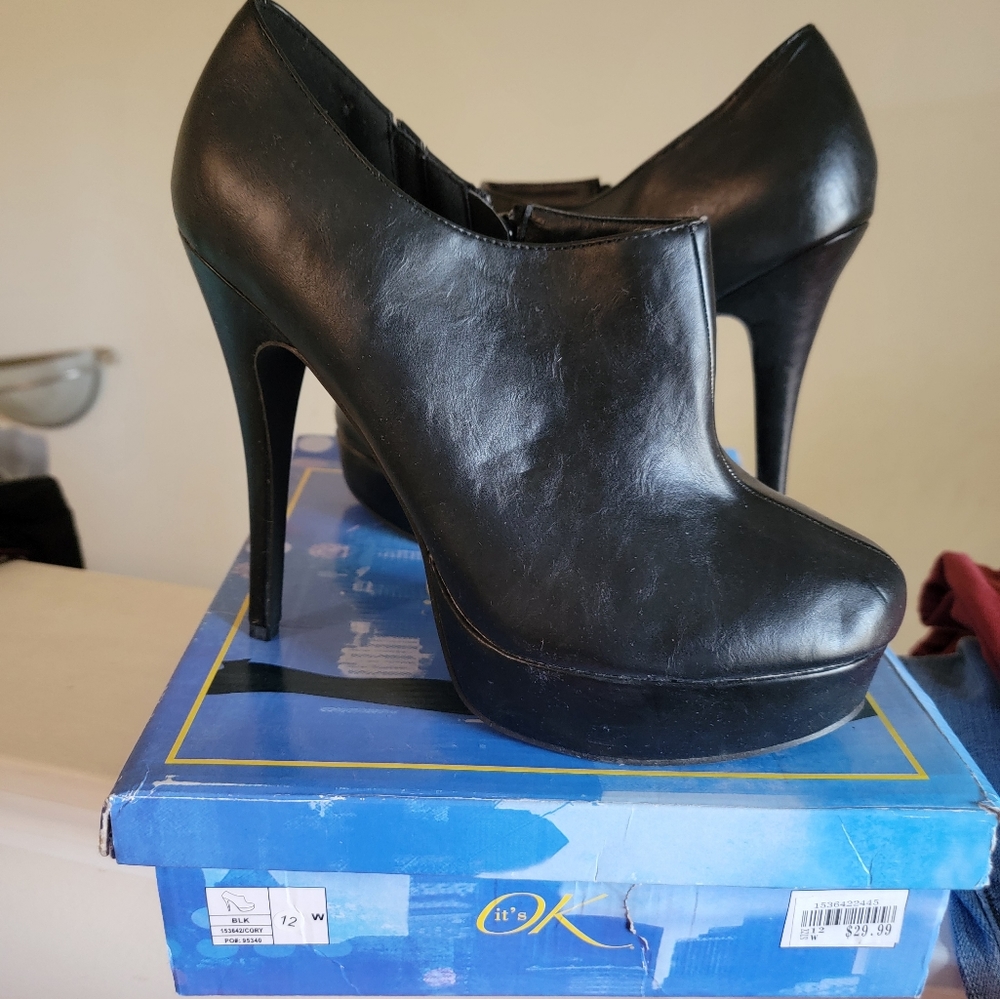 High heel bootie